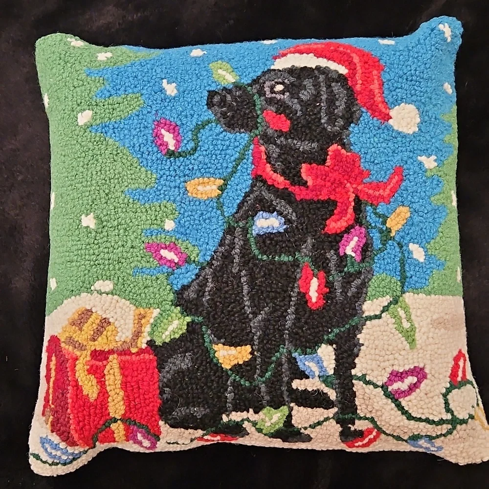 NWT Plow & Hearth Holiday Labrador Dog Wool Throw Pillows - Set Of 2 - Picture 5 of 11